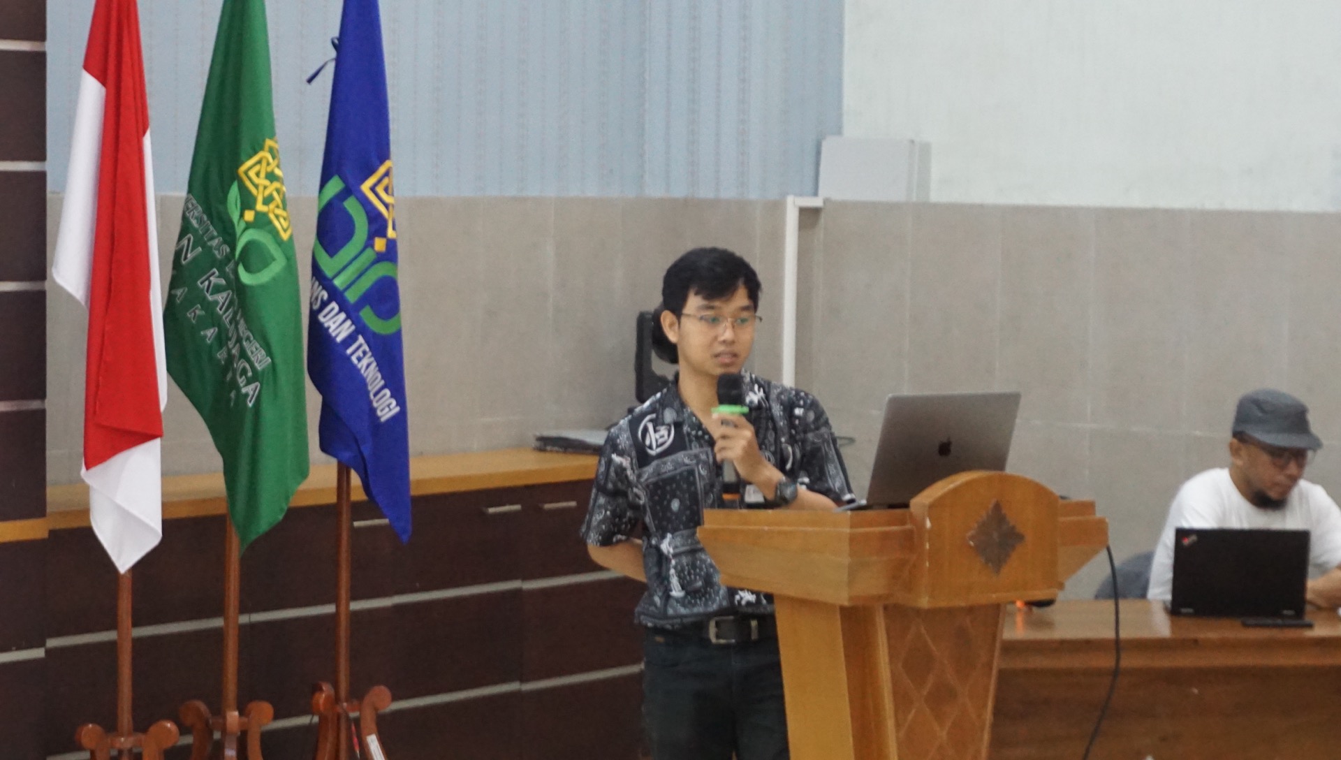 Introducing Context Engineering in the Python Jogja community event